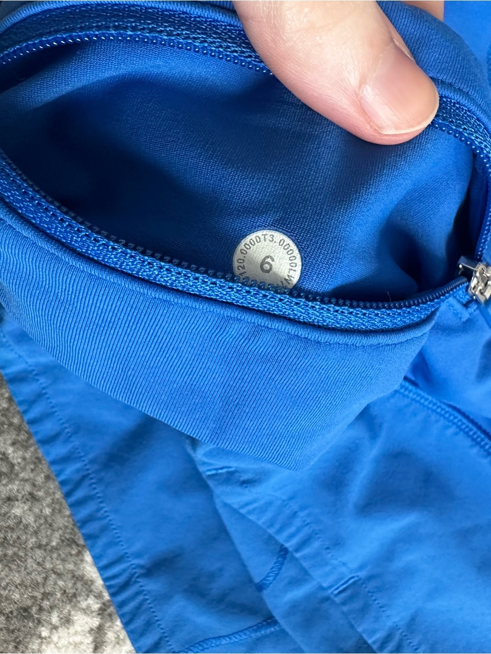 Lululemon speed up shorts size 6 - Picture 3 of 3